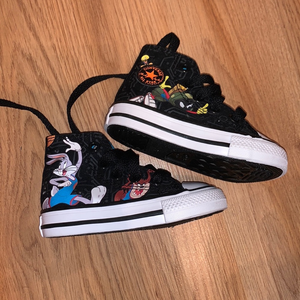 Toddler space jam converse